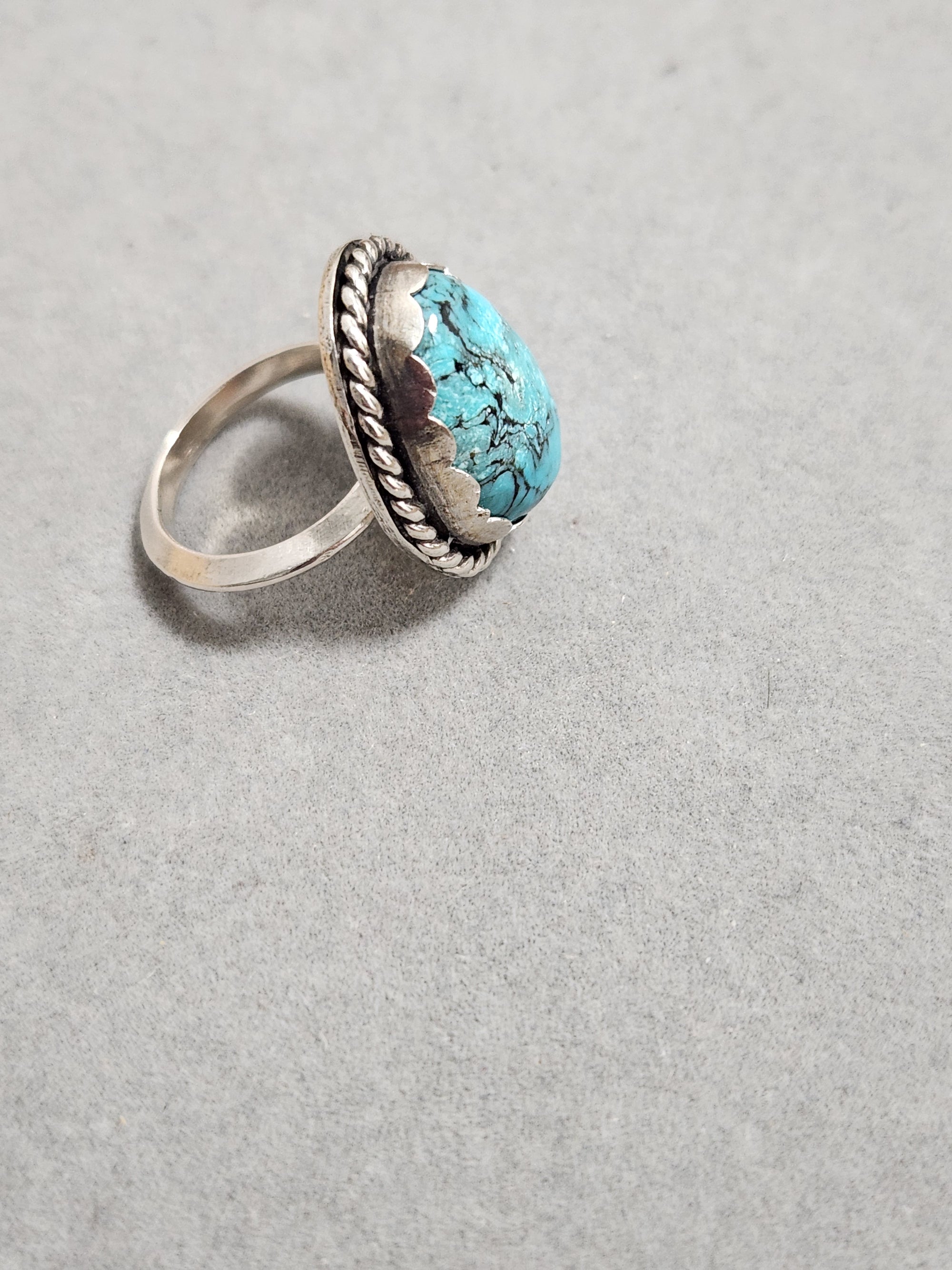 Kingman Turquoise Tri Wire Size 6.25